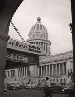 El Capitolio de La Habana, frente al cual se proyectaba en aquella época la película "Nido de Ratas", de Marlon Brando