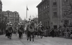 Una sección de la escolta de Franco durante el desfile de San Antón, fotografiados por Campúa en 1955