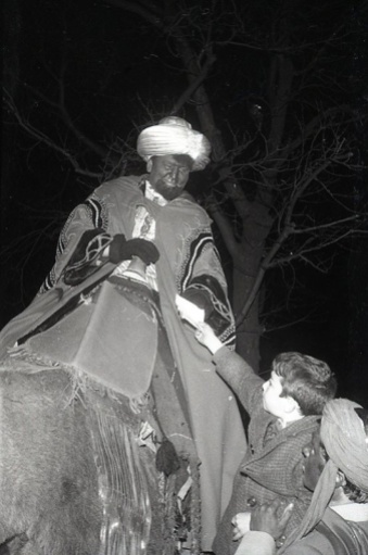 El rey Baltasar en la Cabalgata de Reyes en Madrid el 5 de enero de 1966 fotografiada por la cámara de Pepe Campúa