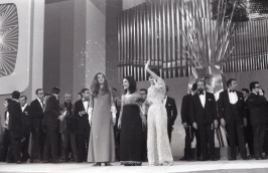 Tres de las cuatro ganadoras del Festival de Eurovisión 1969: Lenny Kuhr (Países Bajos), Frida Boccara (Francia) y Laura Valenzuela (España). Foto. Campúa