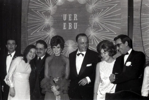 Manuel Fraga junto a las ganadoras del Festival de Eurovisión de 1969. Foto. Campúa