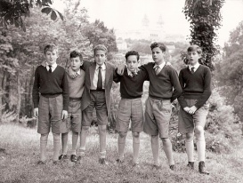 Juan Carlos en junio de 1952 junto a sus compañeros de estudios en San Sebastián. Foto. Campúa