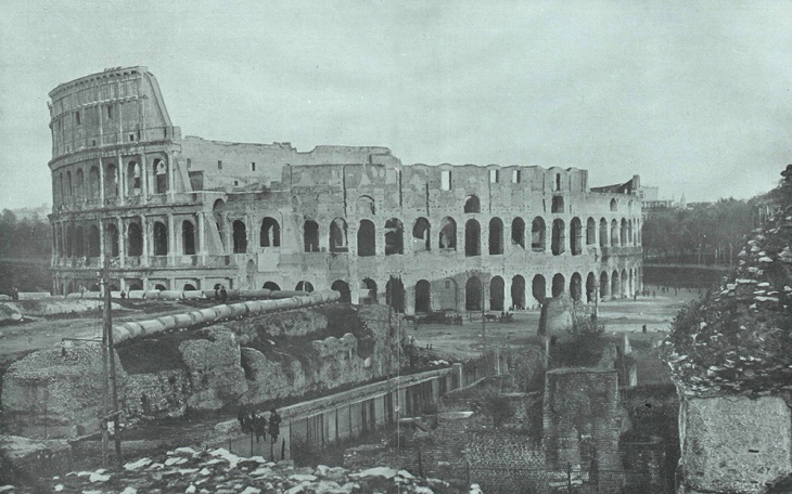 Fotografía del Coliseo realizada por Campúa y publicada por La Esfera el 22 de diciembre de 1923