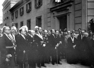 Las autoridades asistentes a la procesión de San Isidro en Madrid en 1950, fotografiadas por Campúa